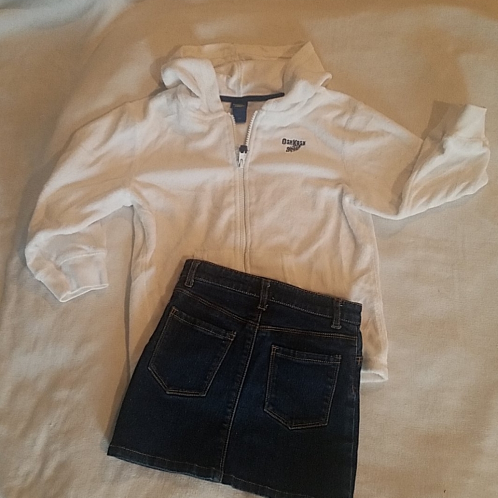 5-Piecee  4T-5T Jeans/Terry cloth bundle - Picture 14 of 16